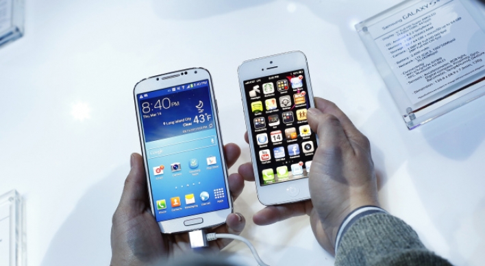 Koreans most eager to replace mobile phones