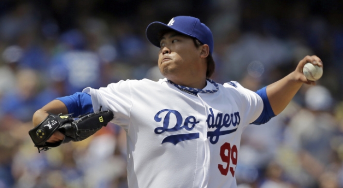 Ryu gets 1st MLB win