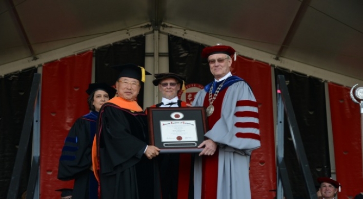 Hyosung chief receives honorary doctorate in U.S.