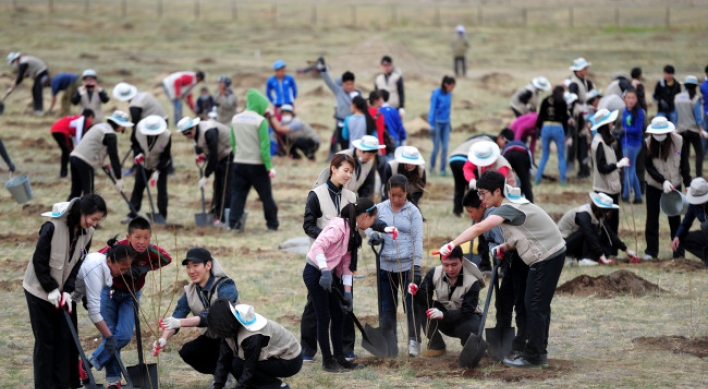 Korean Air marks 10th year of forestation in Mongolia