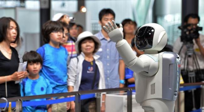Honda’s robot museum guide not yet a people person