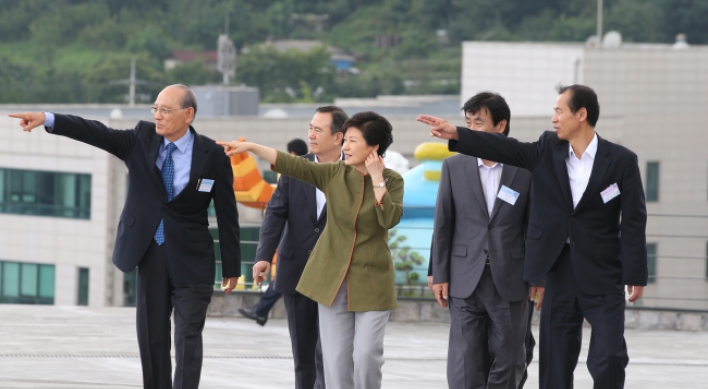 Park backs Gangwon rail project