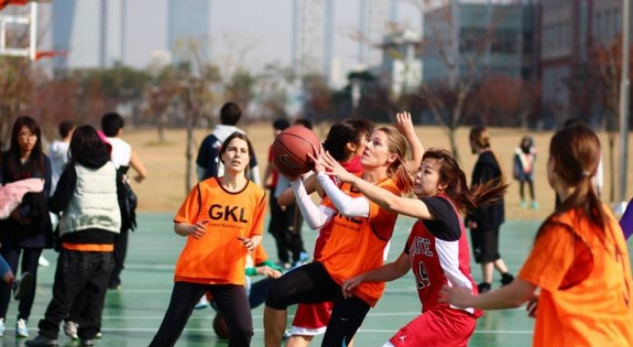 Foreign students to compete in sports festival