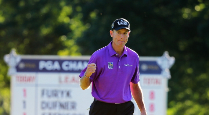 Furyk in lead heading to final round