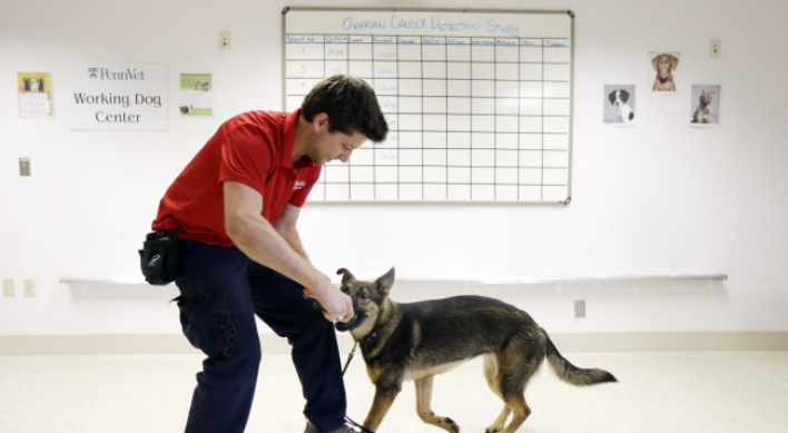 Dogs help sniff out cancer