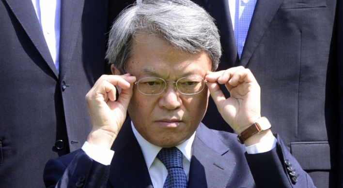 Yang says top audit agency under political pressure