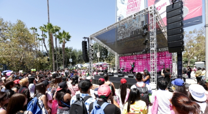 Hallyu fans pack KCON culture festival