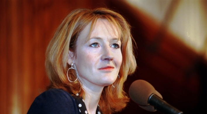 J.K. Rowling to pen new magic movie for Warner Bros