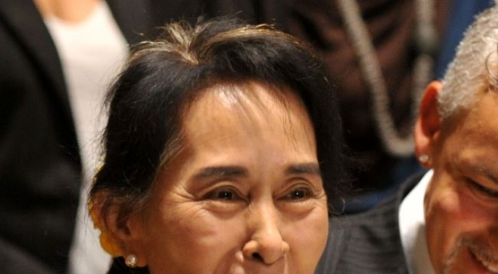 Aung San Suu Kyi collects Rome honorary citizenship