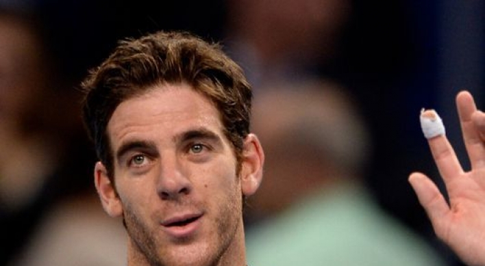 Del Potro robbed of rosary blessed by pope