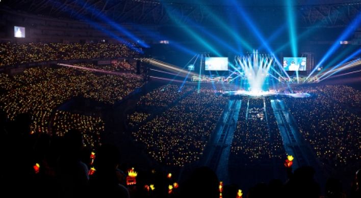 Big Bang performs for 30,000 fans in Osaka