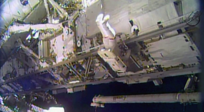 Space suit issue prompts delay of 2nd spacewalk