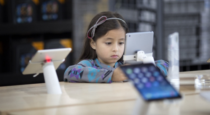 Experts worry about child tablet use