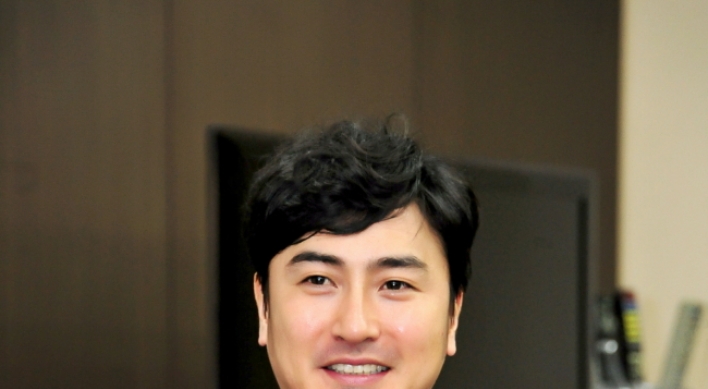 Ahn Jung-hwan becomes soccer commentator
