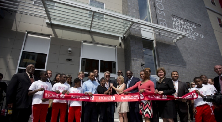 Bon Jovi helps open, fund low-income housing in Philly