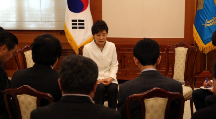 [Ferry Disaster] Apologetic Park vows drastic safety reform