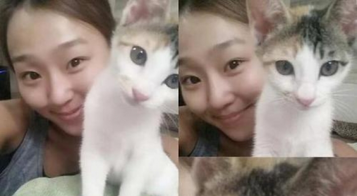 SISTAR’s Hyorin embraces cat as new family