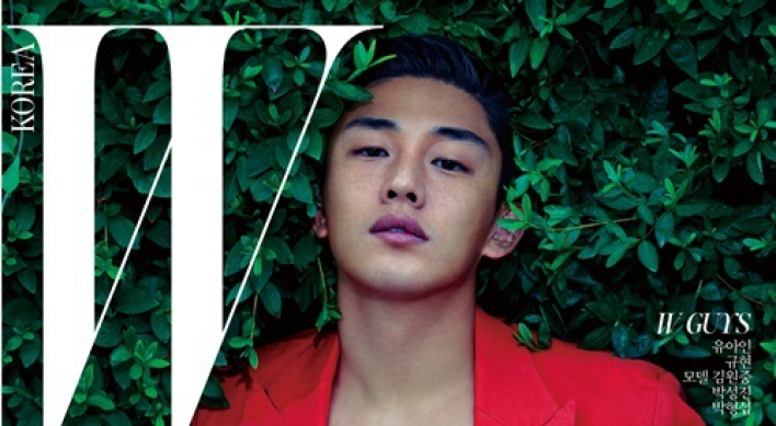 Yoo Ah-in shows off manly look in magazine shoot