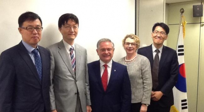 Senior Irish ministers talk public sector reform in Seoul
