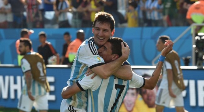 [World Cup] Argentina sticks to script with late winner
