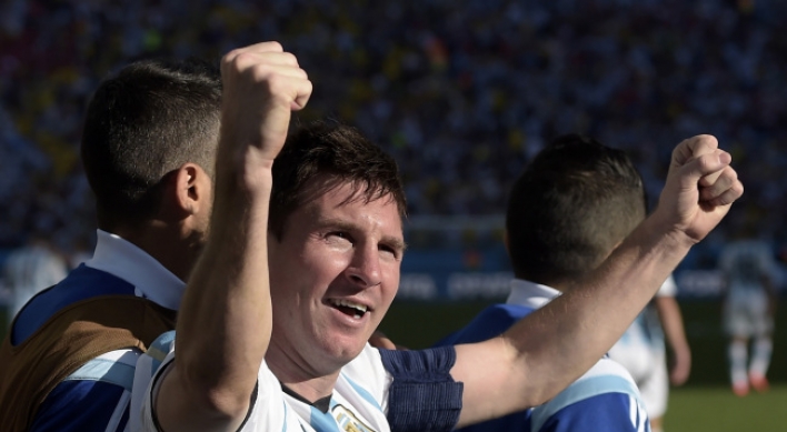[World Cup] Messi, Robben aim to put down World Cup underdogs