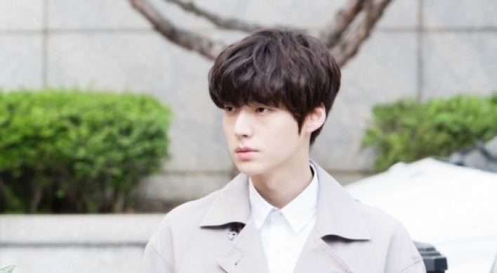 Ahn Jae-hyun takes a bigger step through ‘You Are All Surrounded’