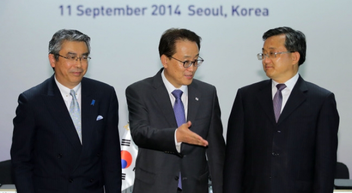Seoul, Beijing, Tokyo diplomats hold talks