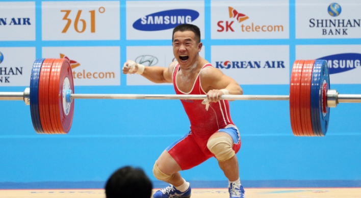 [Asian Games] N. Korean brings big cheers to weightlifting