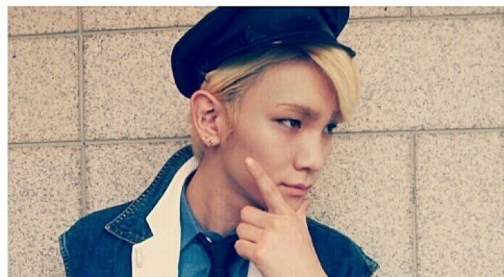 Fans of SHINee’s Key join good deeds in Cambodia