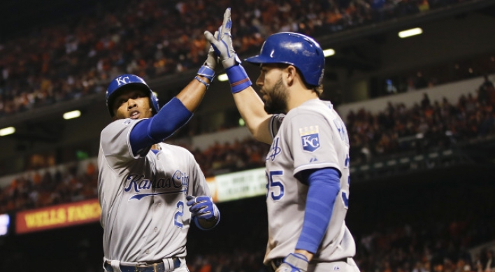 Royals stay perfect, up 2-0