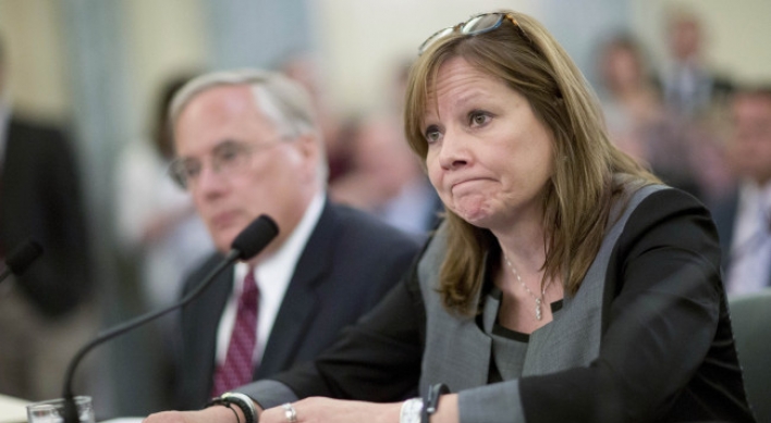 GM top lawyer to retire for slow recall