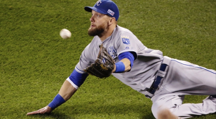 Royals, O’s each win 3 Gold Gloves