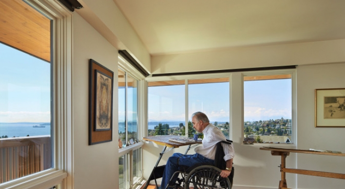 Accessible home sits sky-high over Seattle