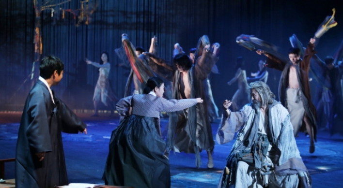 [Herald Review] Two stage masters experiment with gugak