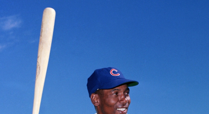 Ernie Banks mourned in sports world and beyond