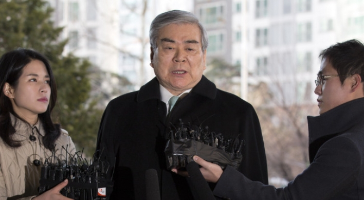 Korean Air chairman Cho testifies in ‘nut rage’ trial