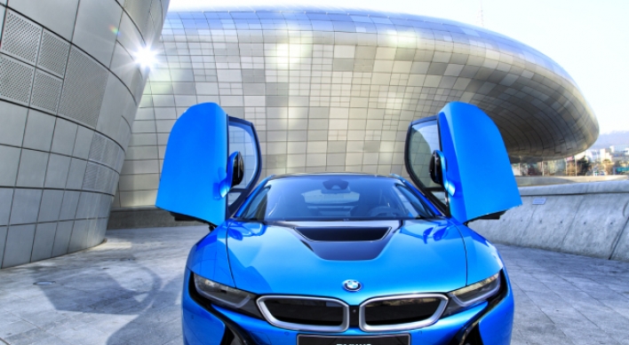 BMW launches plug-in hybrid