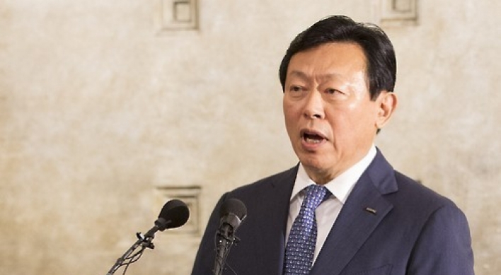 Lotte chairman tightens grip