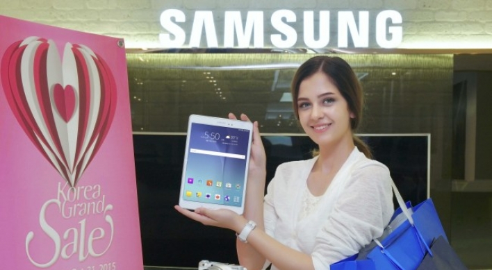 [Photo News] Samsung attracts tourist shoppers