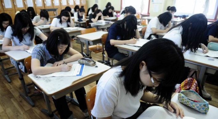 Low-income households cut education spending in Korea