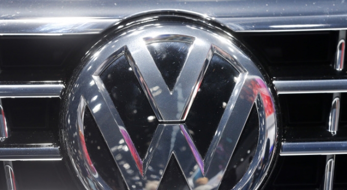 [Newsmaker] Volkswagen slams into false emissions scam