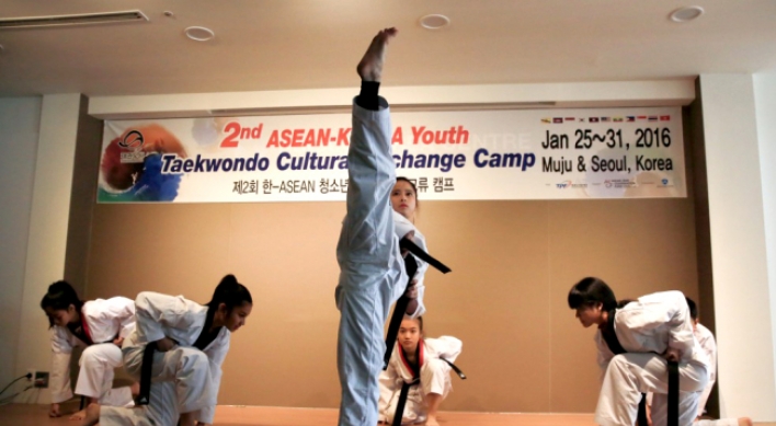 Taekwondo bridges ASEAN, Korean youths