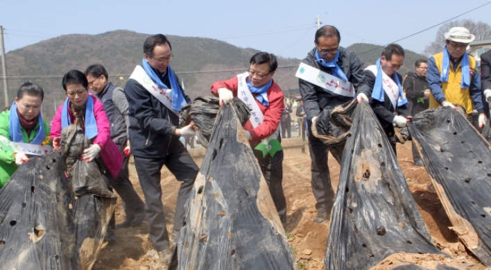 Plastic waste a problem in rural Korean areas