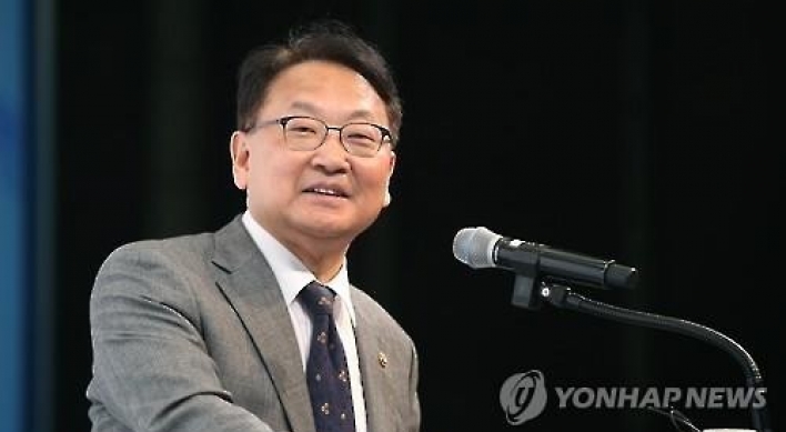 Court receivership inevitable for Hyundai Merchant without charter rate cut: finance minister