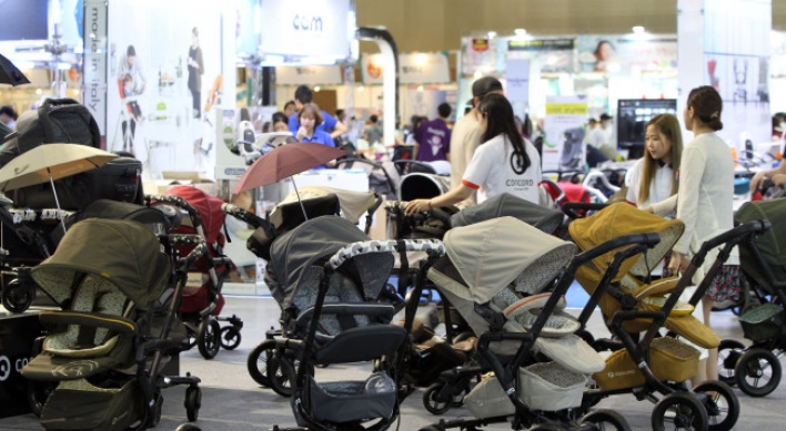 Korea's childbirths drop sharply in April