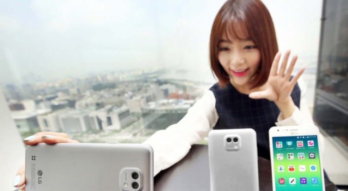 LG, Pantech vie for leadership in mid-tier smartphone market