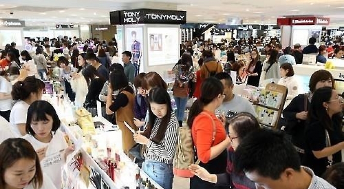 Chinese tourists are biggest foreign shoppers in Seoul: survey