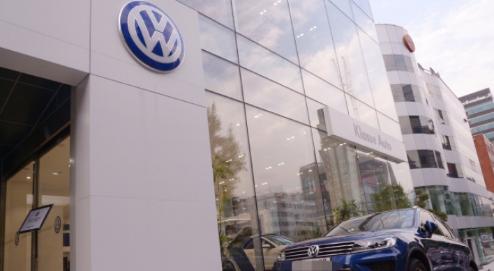 [VW SCANDAL] VW’s largest dealer apologizes for emission scandal