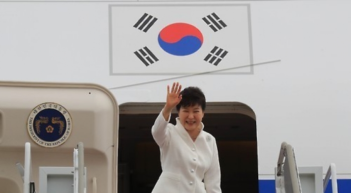 Park arrives in Russia for economic forum, summit with Putin