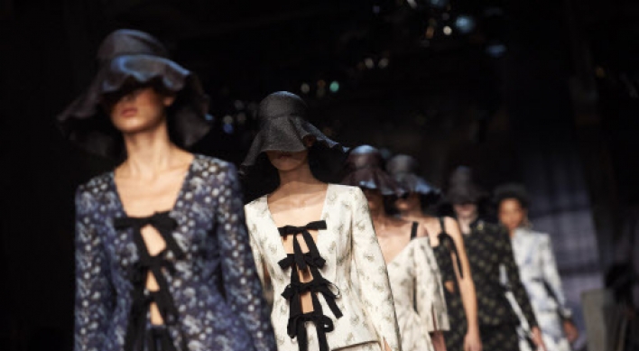 London Fashion Week hits climax with Burberry, Erdem